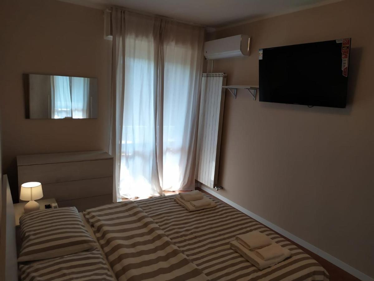 Beach House, 300 M Dal Mare, Marina Di Massa Exterior photo