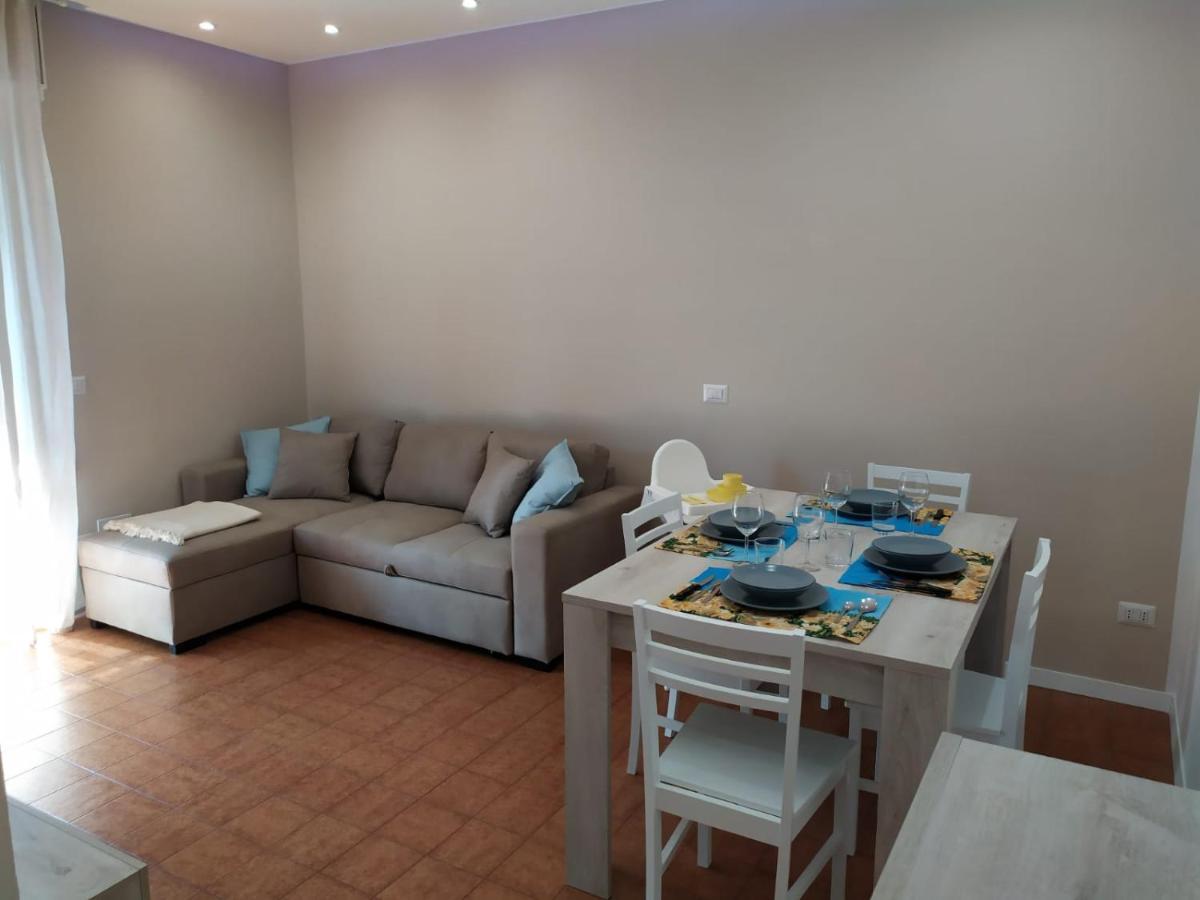 Beach House, 300 M Dal Mare, Marina Di Massa Exterior photo