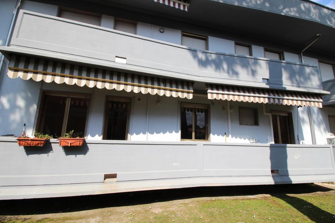 Beach House, 300 M Dal Mare, Marina Di Massa Exterior photo
